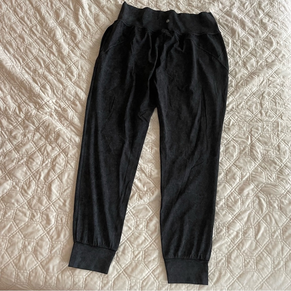 Athleta Salutation Jogger Black & Gray in size X-Large Tall, GUC